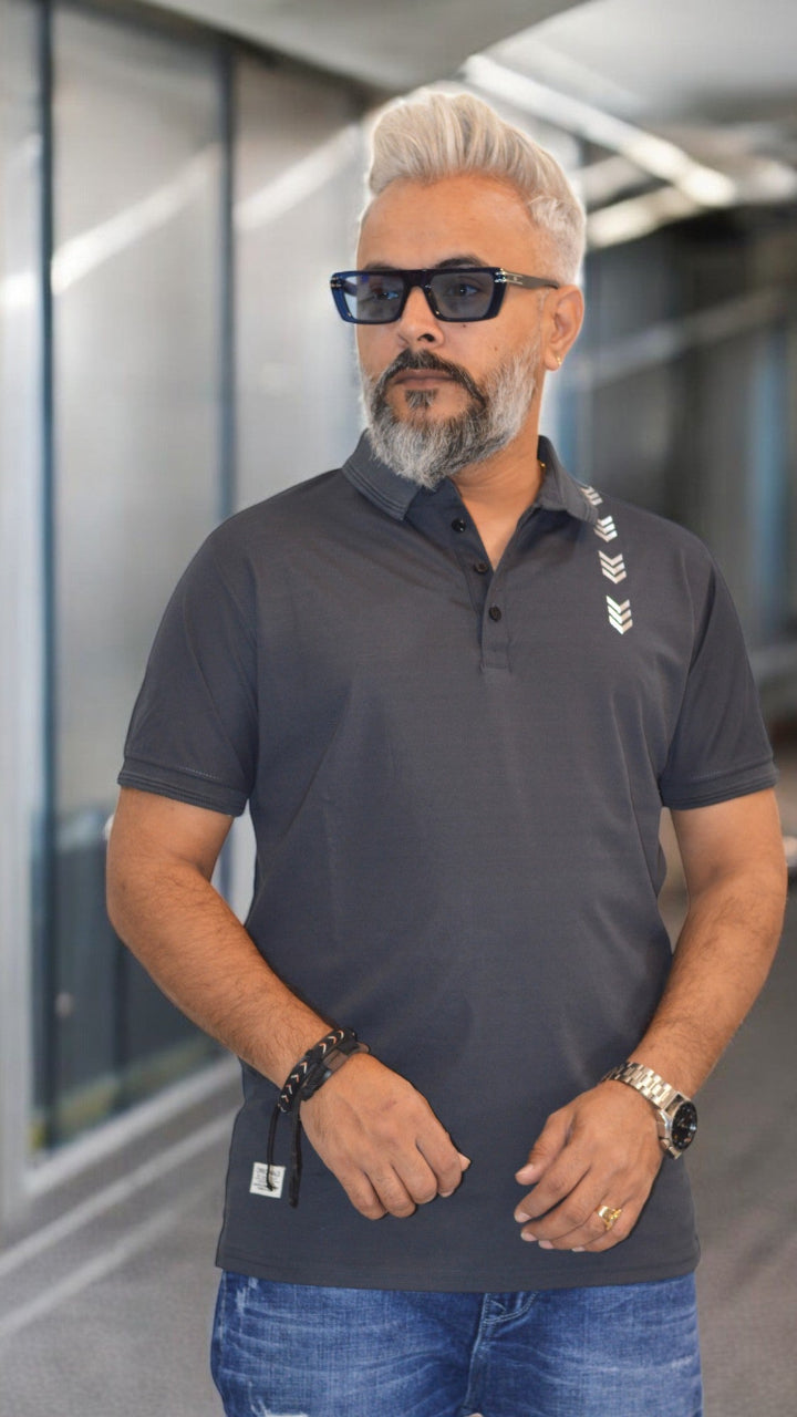 MENS POLO TSHIRT
IMPORTED FABRIC GOOD QUALITY TSHIRT DARK GREY COLOR
